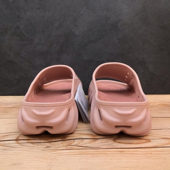 Crocs Echo Slide - Picture 13 of 16